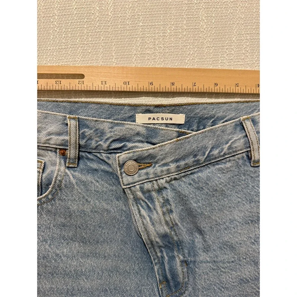 PacSun Vintage Cut-Off Denim Shorts Womens Size 32 Light Wash High Rise - Picture 3 of 7